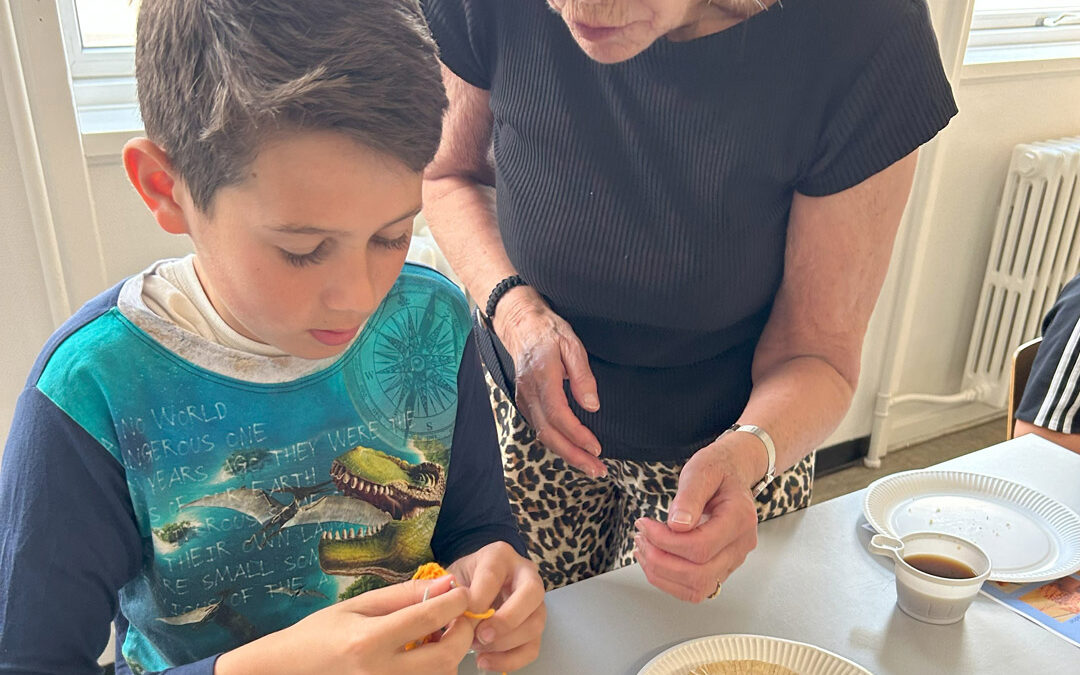 Strik bringer generationer sammen i Bredebro