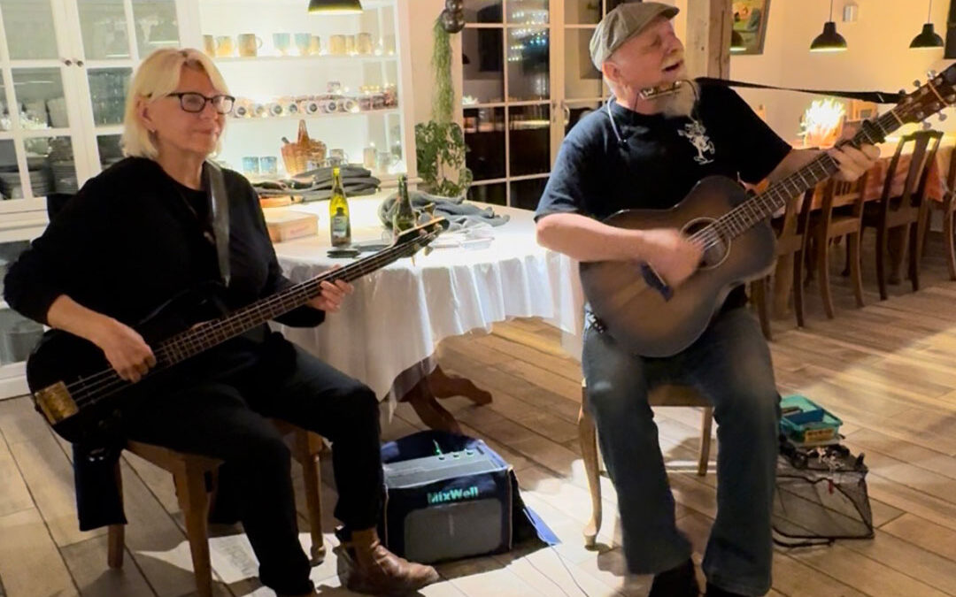 Mad og Musik med MixWellDuo hos Café Gammelby